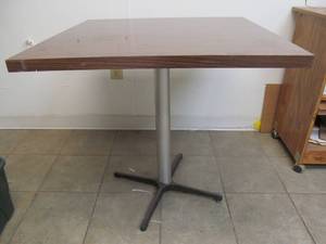 pedestal table