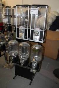 lot 7 image: Beaver Bulk Candy Dispenser 5-Head Stand $.25