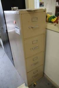 lot 83 image: Hon Metal File Cabinet 4-Locking Drawer