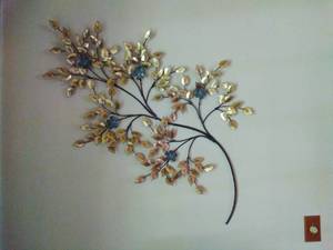lot 3 image: Vintage Metal & Enamel Floral Wall Sculpture