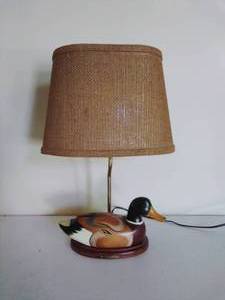 lot 20 image: Tabletop Lamp with Mallard Base
