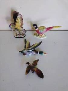 lot 22 image: Four Vintage Ceramic Bird Collectibles