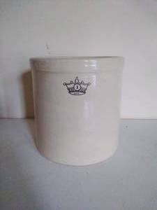lot 25 image: One Gallon Stoneware Crock