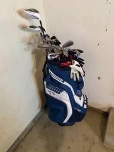 lot 201 image: Callaway Bag Taylor Made Woods with Wilson Irons