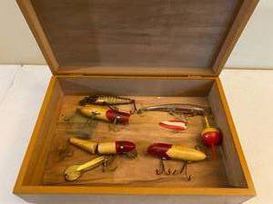lot 227 image: Old Fashion Fishing Lures Comes in box