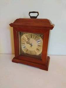 lot 82 image: Westminster Chime Mantle Clock