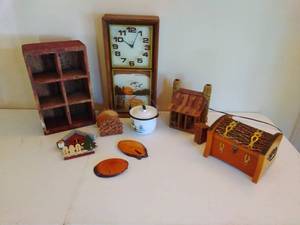 lot 59 image: Cabin Chic Dcor