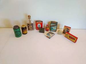 lot 61 image: Vintage Inspired Dcor