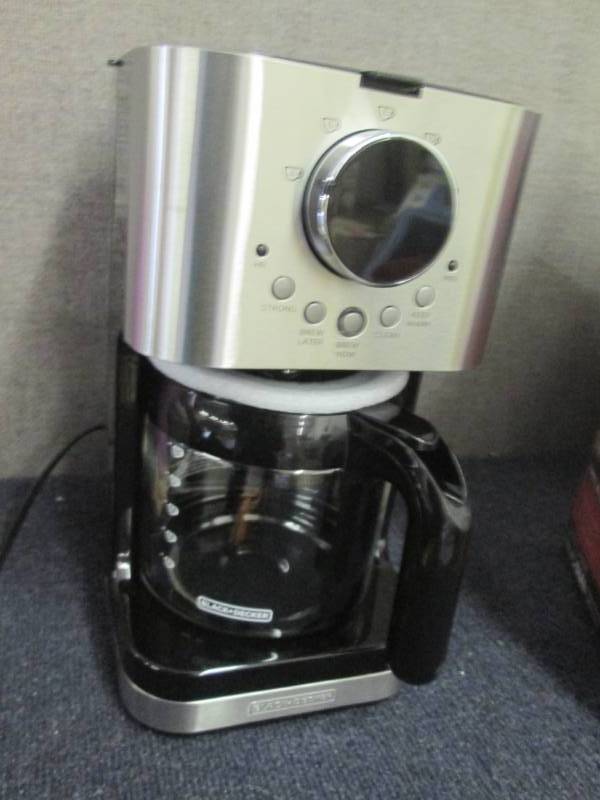 lot 41 image: Black & Decker Select a Size Easy D... End of K