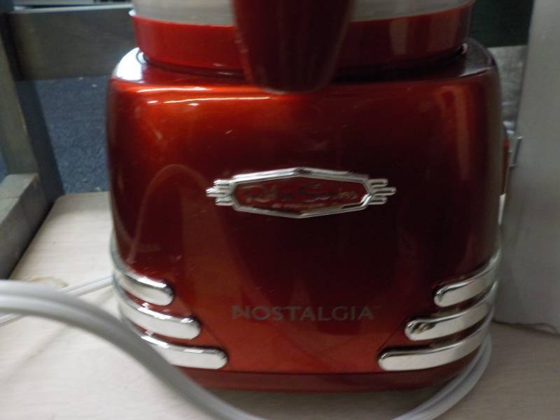 lot 87 image: Nostalgia 50s Style Hot Chocolate M... End of K