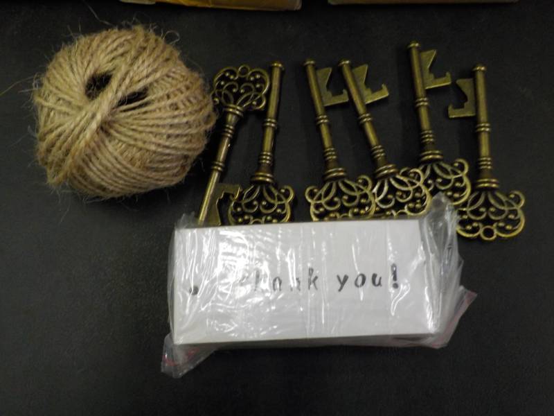 lot 20 image: Thank You Key Dcor...End of K