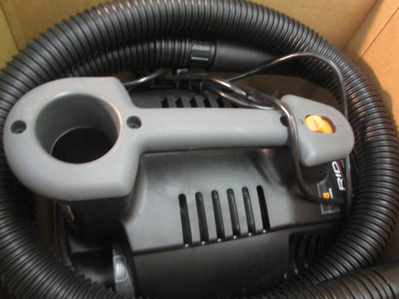 lot 37 image: Ridgid 4 Gal. 5.0-Peak HP Portable ... M2