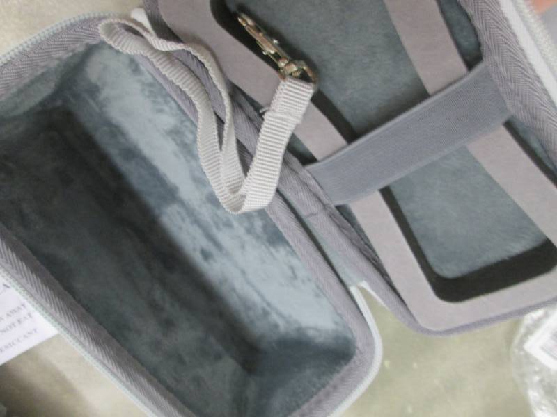lot 259 image: 4 Zip Travel Cases for Speakers .. End of K