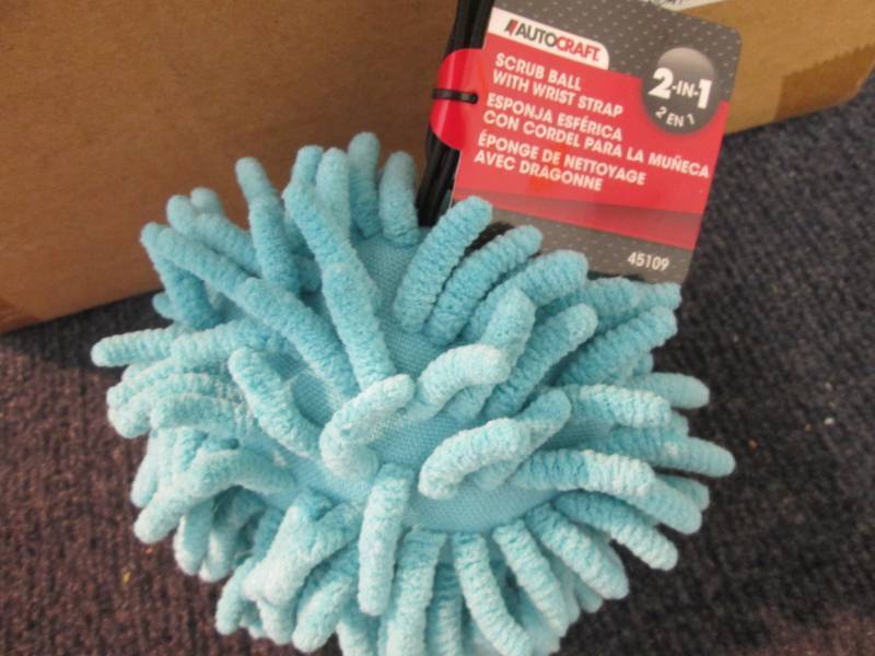 lot 140 image: Case of 6 Autocraft Scrub Balls wit... End of K