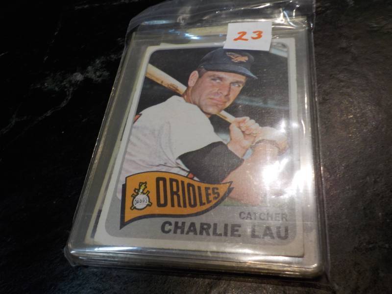 lot 23 image: 6 1960s Baseball Cards... Coin D