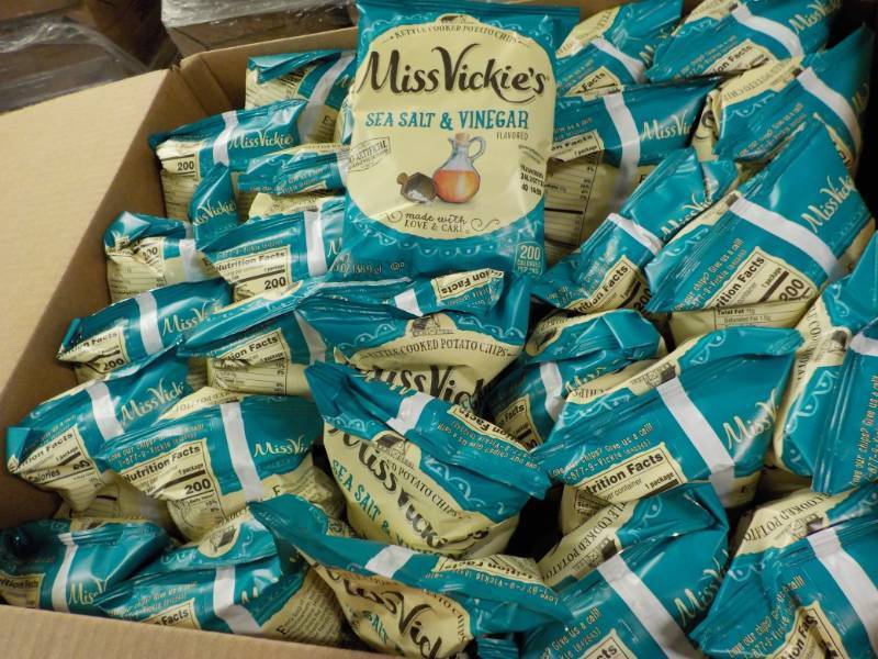lot 206 image: Case of 64 - .375 oz Bags Miss Vick...
