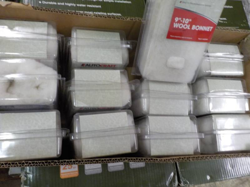 lot 361 image: Case of 12 - Auto Craft 9-10 Wool...