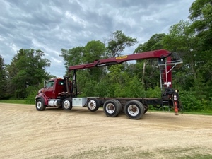 lot 4 image: 1998 Sterling Chassis