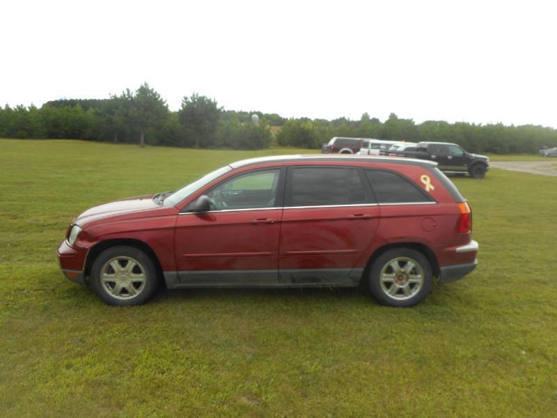 lot 3 image: 2006 Chrysler Pacifica Touring