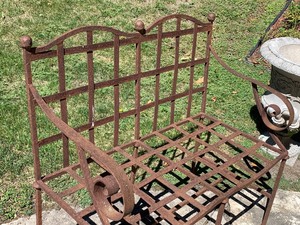 lot 42 image: Metal Outdoor Bench