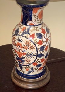 lot 33 image: Decorative Ceramic Lamp