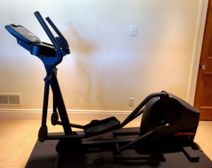lot 68 image: Life Fitness X3 Elliptical Trainer
