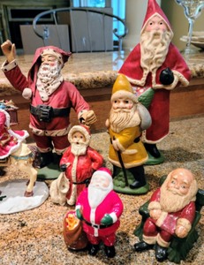 lot 91 image: Lot of Small Santa Figurines