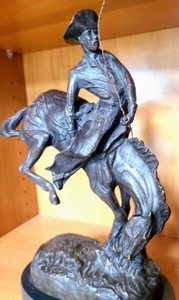 lot 150 image: Outlaw Fredrick Remington Bronze Sculpture