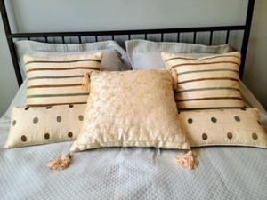 lot 155 image: Pale Blue Field Gear Bedding And Decorative Pillows