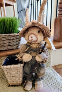lot 162 image: Adorable SpringEaster Deco