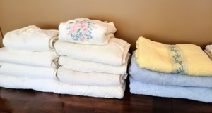lot 164 image: Large Lot of Towels
