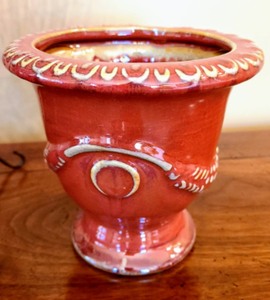 lot 176 image: Pair of Decorative Planters And Metal Stand