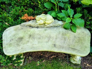 lot 184 image: Fantastic Cement Bunny Bench