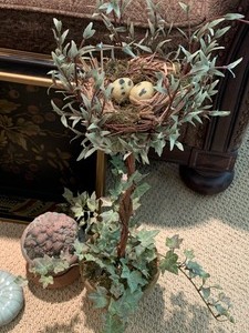 lot 48 image: Home Decor Items