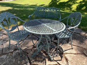 lot 46 image: Metal Bistro Set and Bench