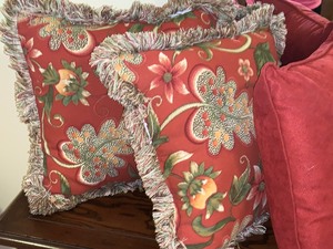lot 56 image: Seven Decorative Pillows