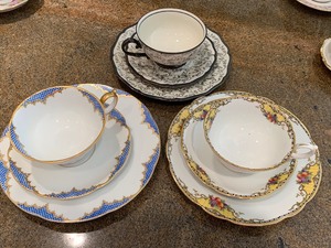 lot 105 image: Tea CupsSaucers