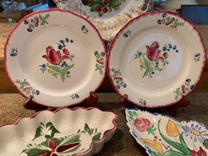lot 115 image: Vintage CeramicPottery Items