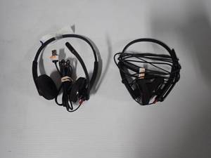 lot 19 image: headphones
