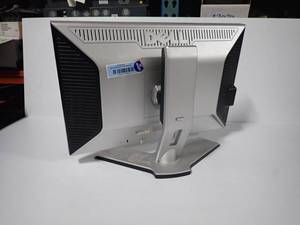lot 58 image: Dell P2210t 22 LCD