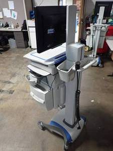 lot 92 image: Medical cart w 22in LED LCD