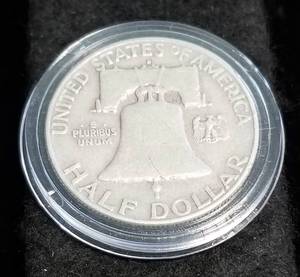 1960-D FRANKLIN SILVER HALF DOLLAR IN AIRTITE