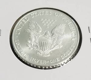 2002 AMERICAN SILVER EAGLE 1 TROY OZ. .999 FINE SILVER DOLLAR