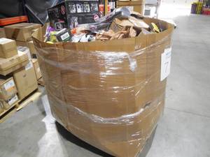 lot 7 image: WHOLESALE PALLET LOT OF GENERAL MERCHANDISE, SMALLS- TOOLS,HARDWARE ITEMS