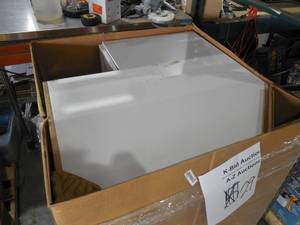 lot 29 image: MELVIN 33 X 34.5 X 20.25 EZ REACH CORNER BASE KITCHEN CABINET.