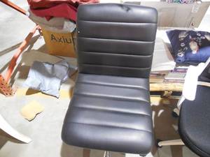 lot 59 image: Ripple Armless Mid Back Office Chair in Black by MODWAY