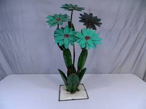 lot 19 image: New Large Recycled Metal Garden Art Flower