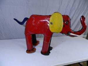 lot 27 image: New Large Recycled Metal Garden Art Elephant
