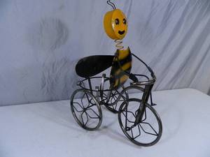 lot 38 image: New Recycled Metal Garden Art Bee on Trike Planter