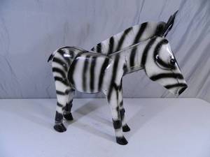 lot 41 image: New Recycled Metal Garden Art Zebra